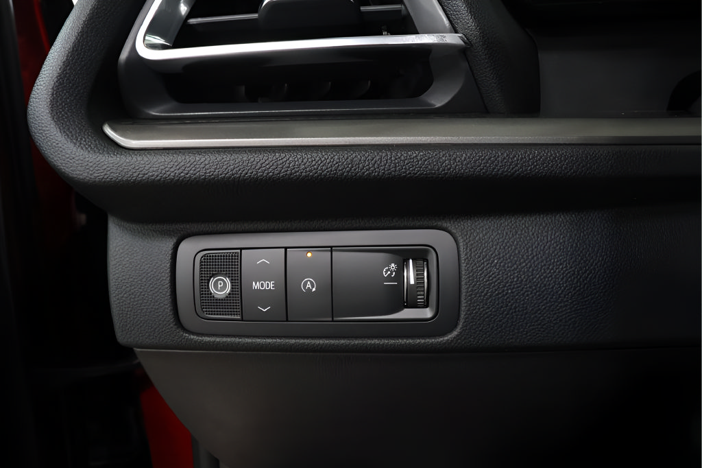 New 2027 Chevrolet Traverse LT w/ Midnight/Sport Edition FWD image 17