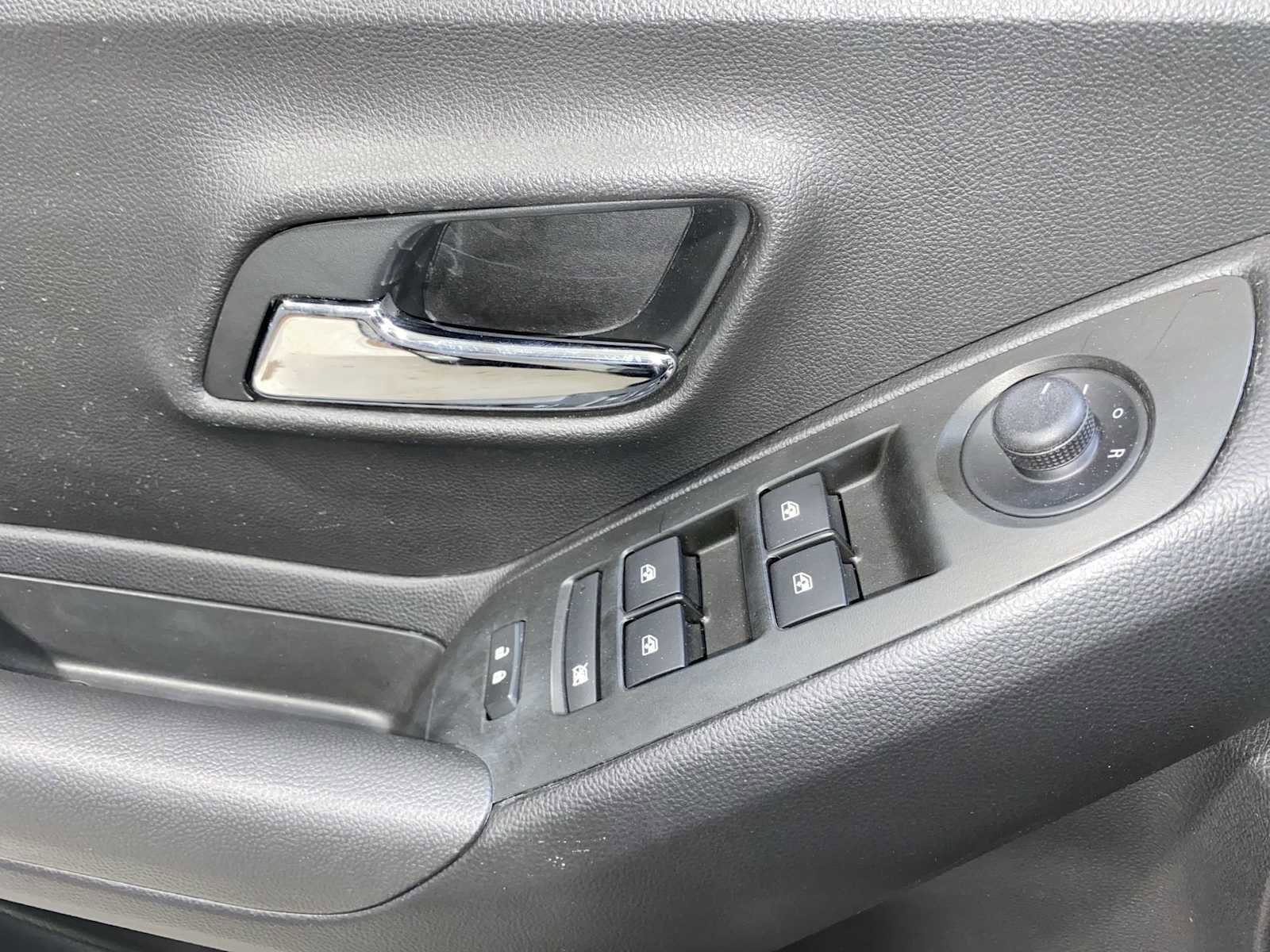 Used 2018 Chevrolet Trax LS AWD/4WD image 23