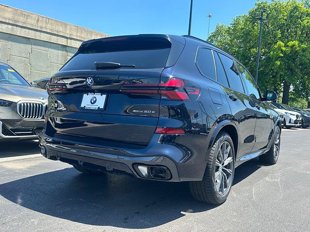New 2026 BMW X5 xDrive50e w/ M Sport Package AWD/4WD image 3