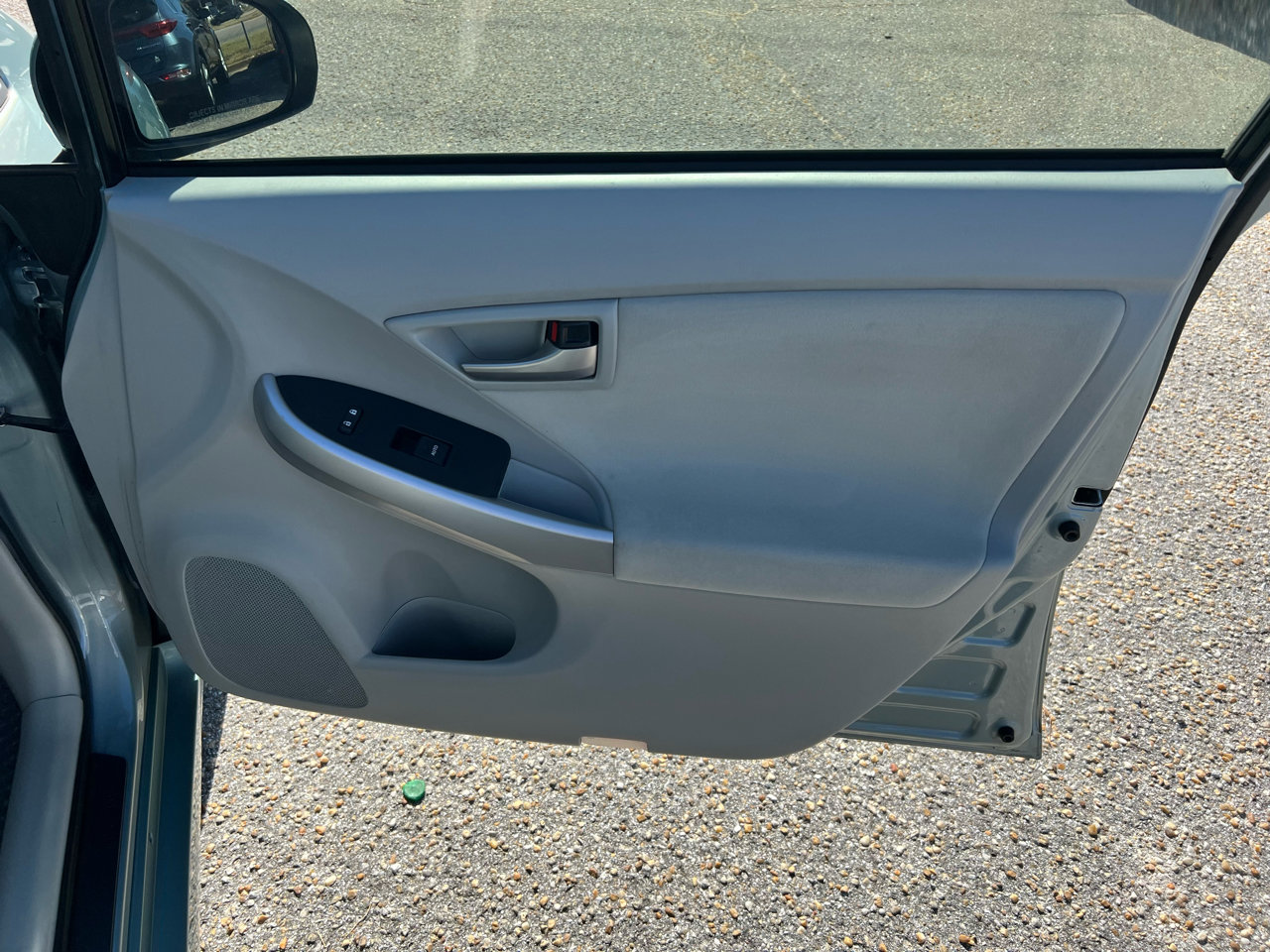 Used 2015 Toyota Prius Five image 28