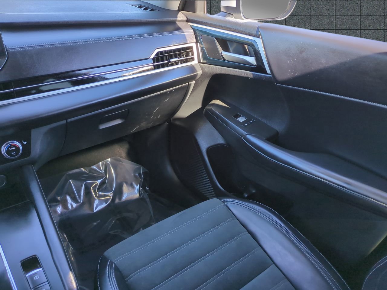 Used 2024 Mitsubishi Outlander SE image 17