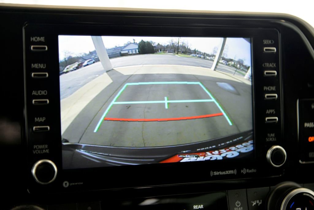 Used 2021 Toyota Highlander LE image 20