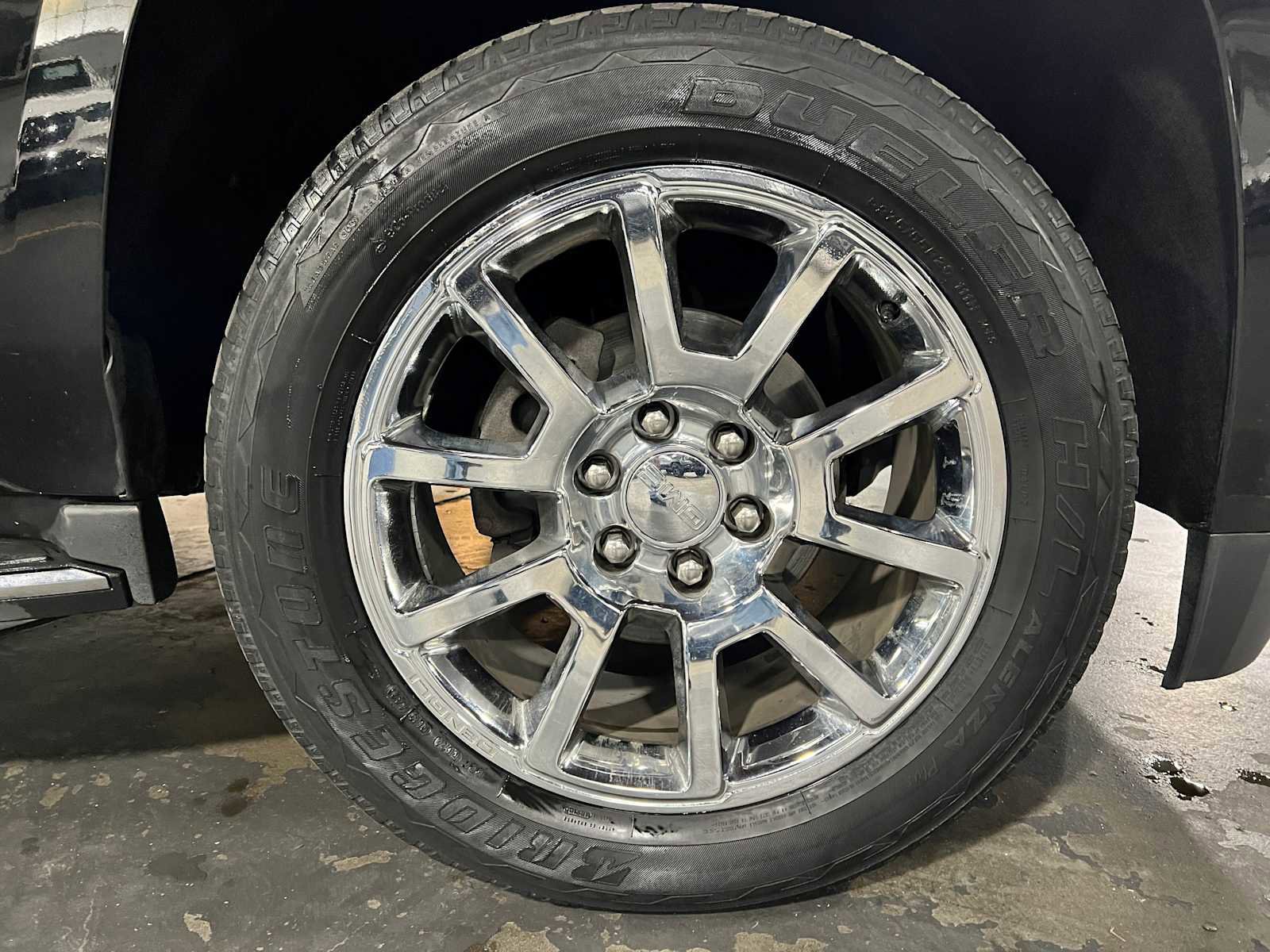 Used 2017 GMC Yukon Denali image 9