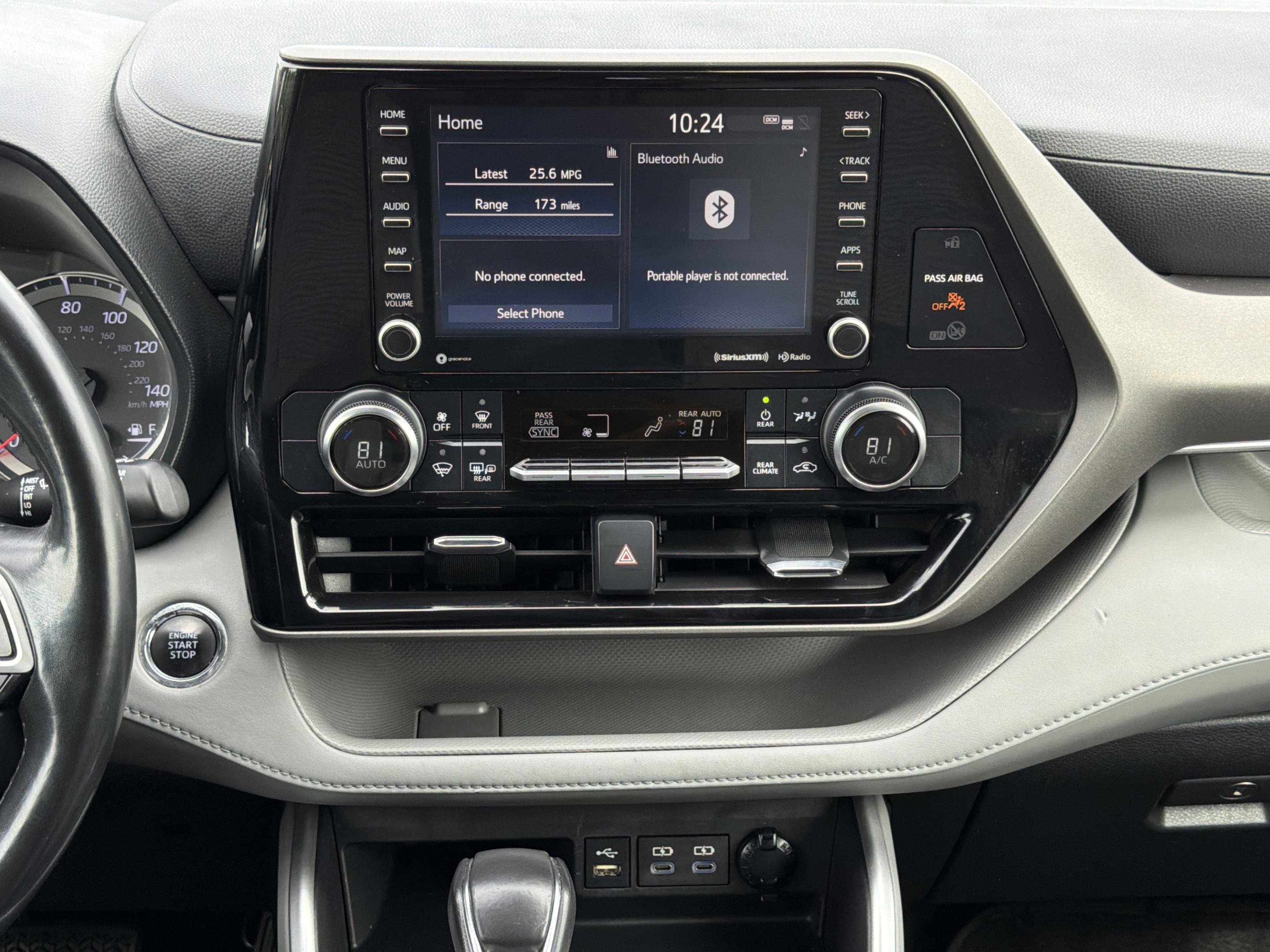 Used 2022 Toyota Highlander LE FWD image 23
