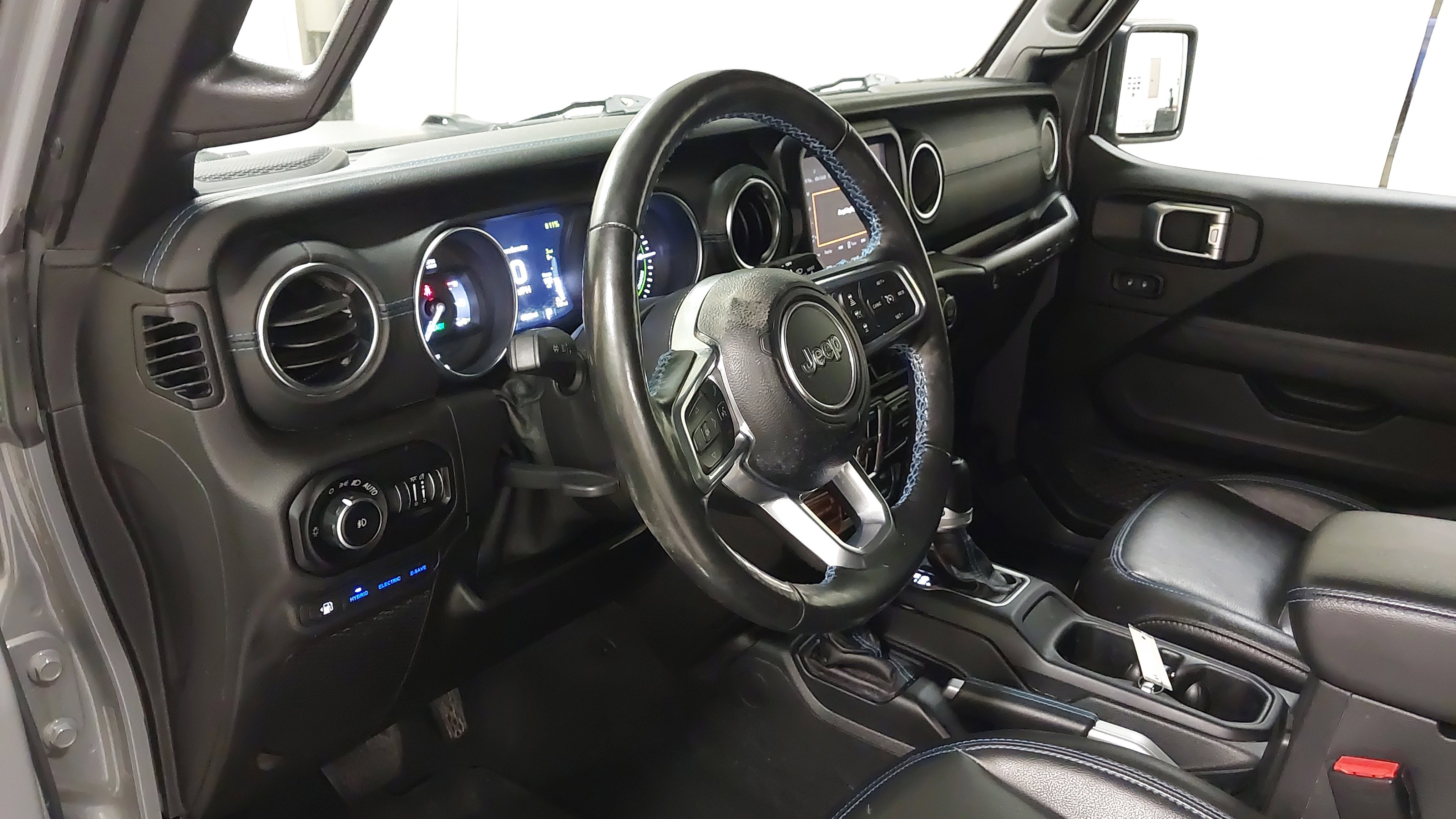 Used 2021 Jeep Wrangler Unlimited Rubicon 4xe w/ Cold Weather Group image 17