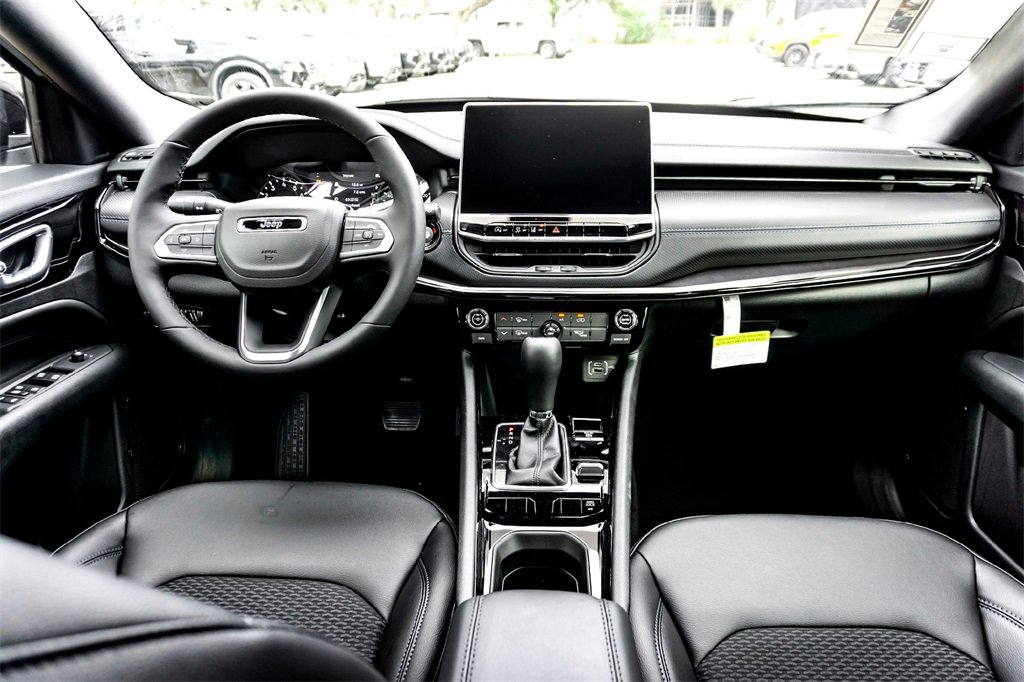 New 2026 Jeep Compass Latitude image 20