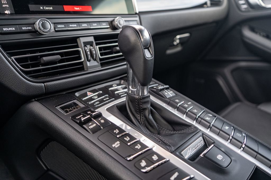 Used 2021 Porsche Macan S image 25
