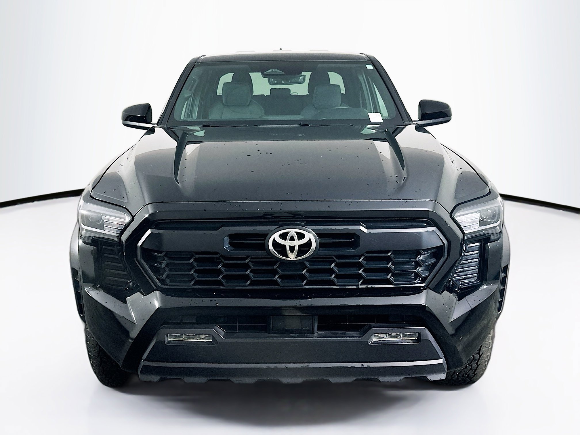 Used 2025 Toyota Tacoma TRD Off-Road AWD/4WD image 2