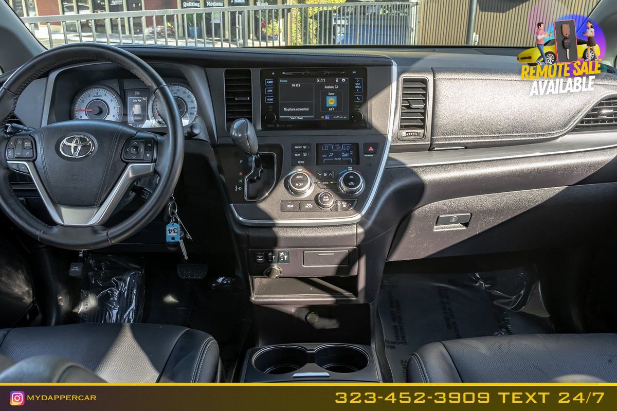 Used 2017 Toyota Sienna SE FWD image 21