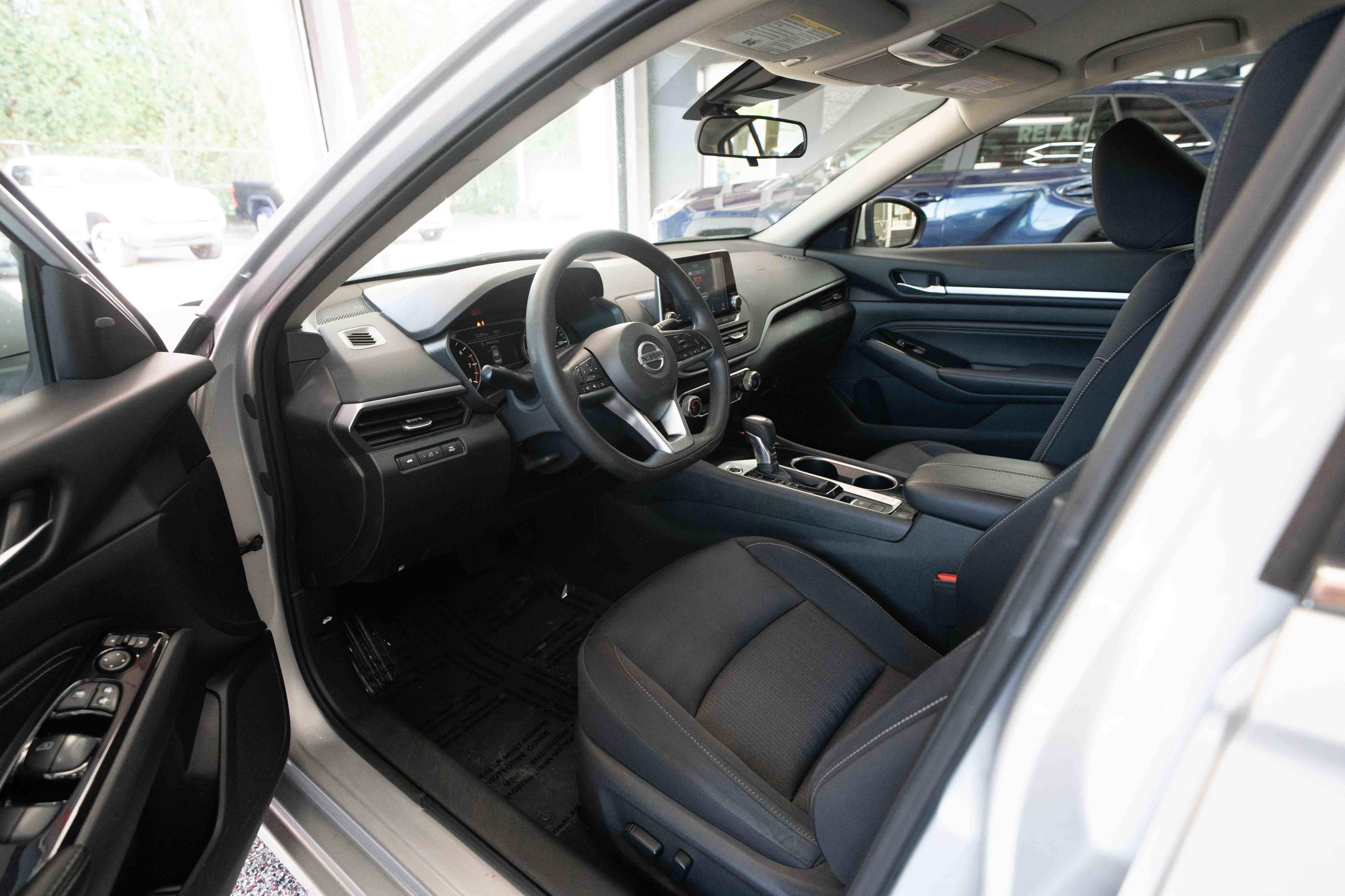 Used 2021 Nissan Altima 2.5 SV image 8