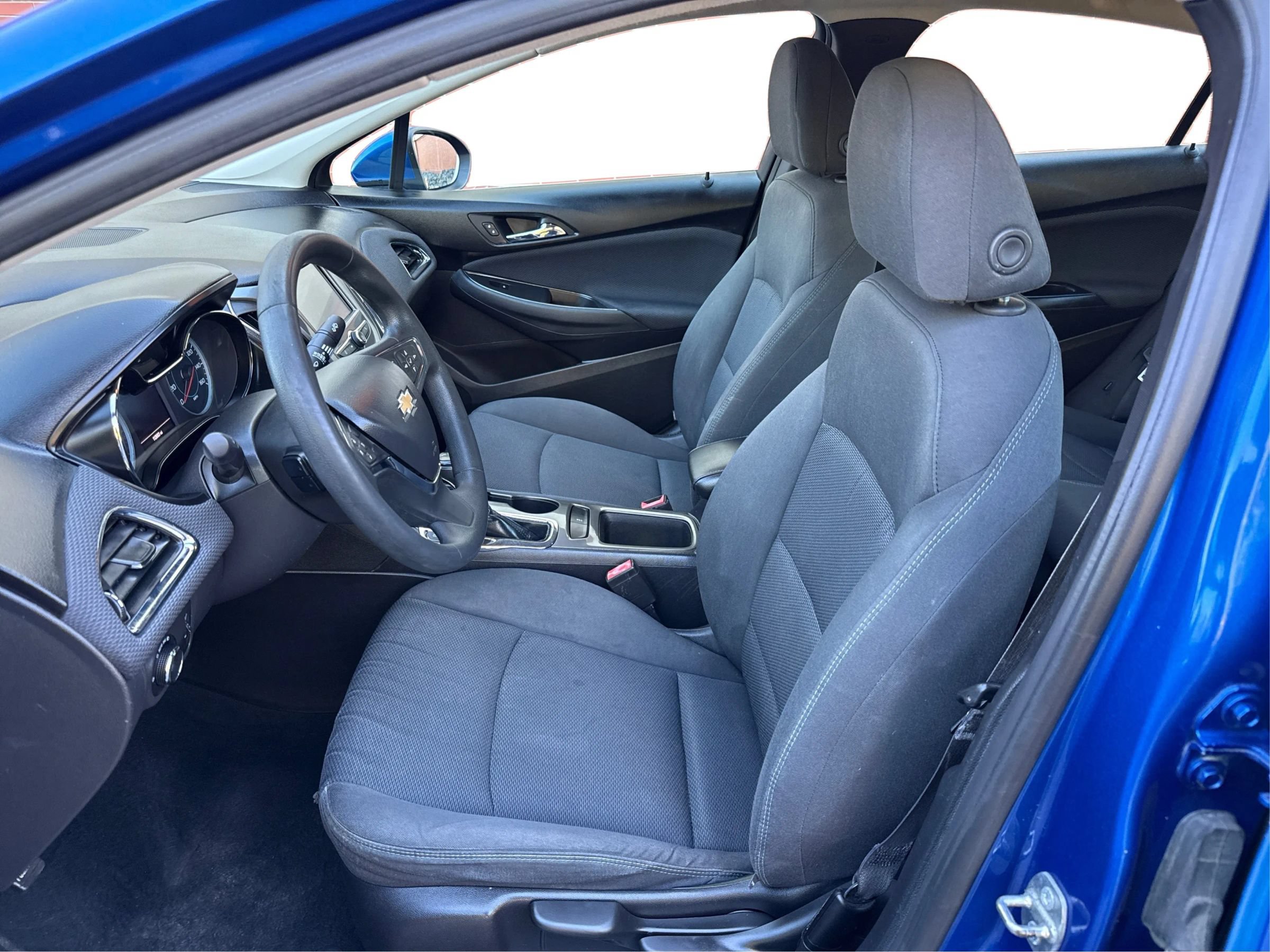 Used 2016 Chevrolet Cruze LT FWD image 9