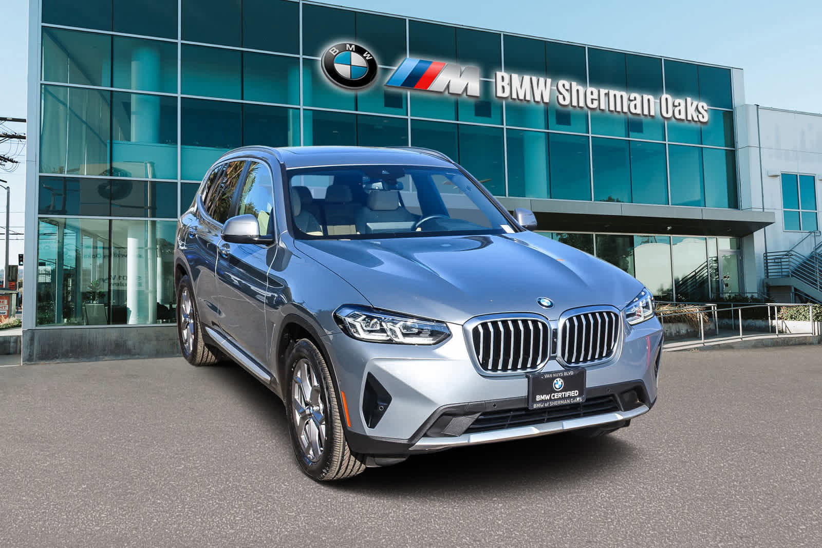 Used 2024 BMW X3 sDrive30i w/ Premium Package image 3