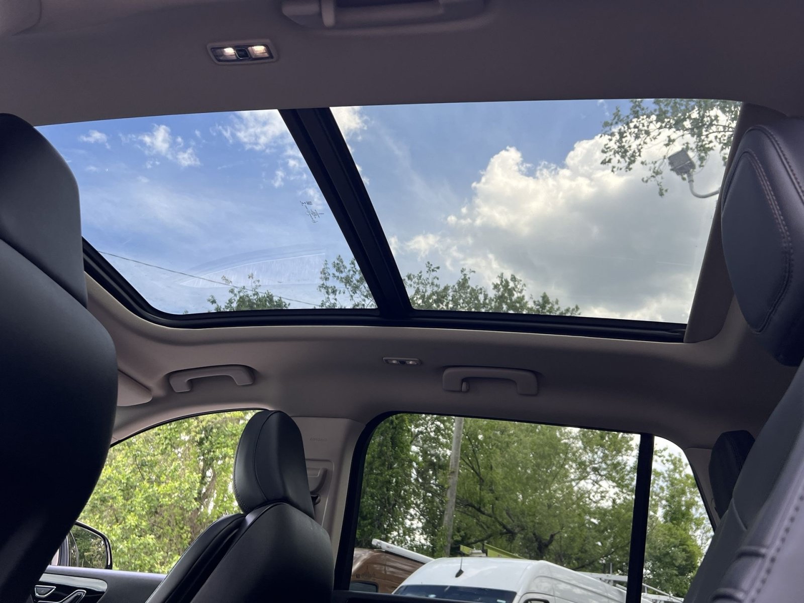 Used 2022 Lincoln Aviator AWD w/ Premium Package image 29