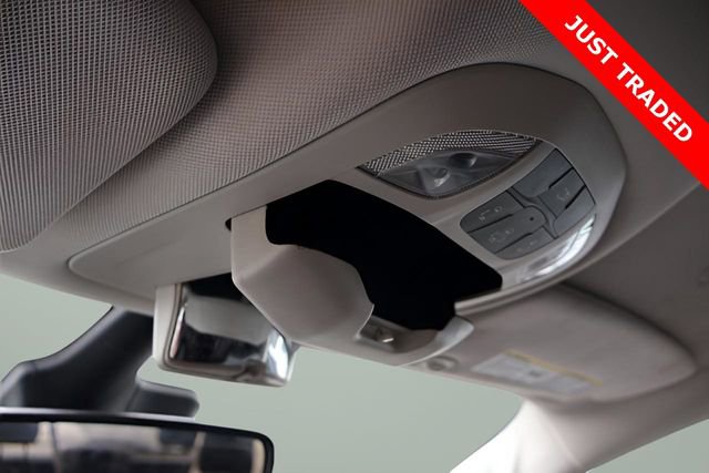 Used 2024 Chrysler Pacifica Touring-L image 35