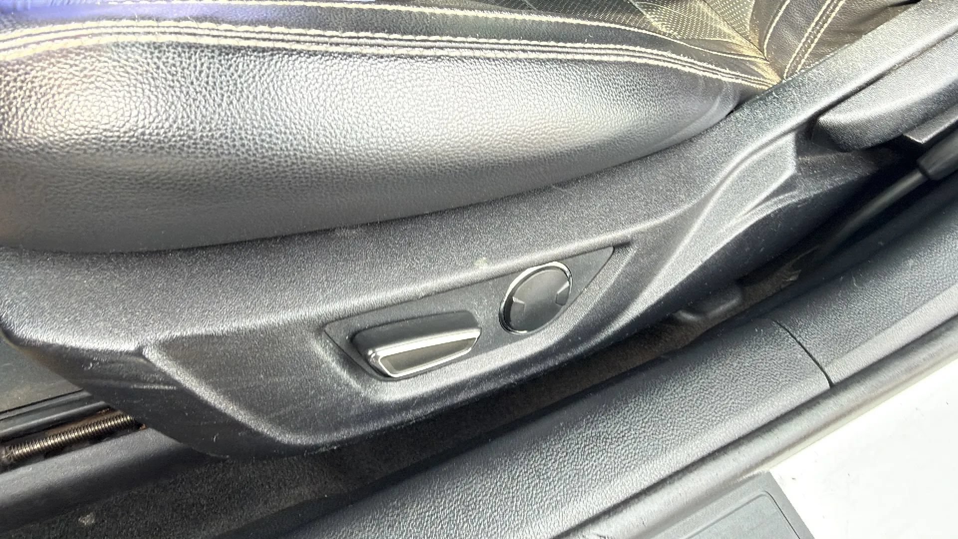 Used 2018 Ford Mustang Premium RWD image 20