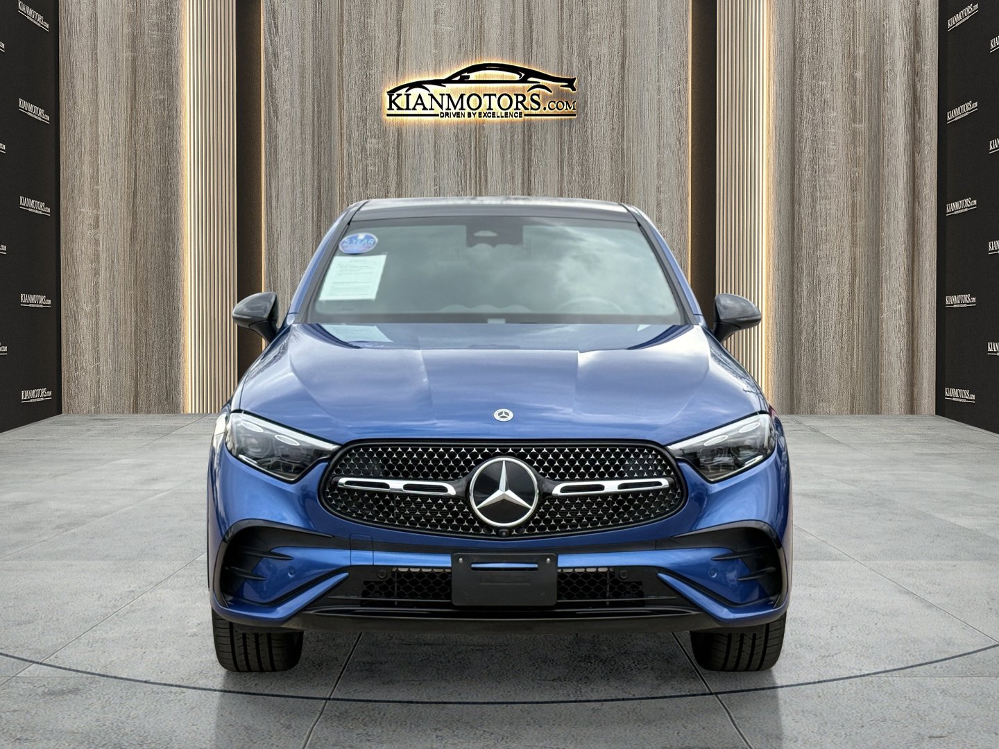 Used 2024 Mercedes-Benz GLC 300 4MATIC w/ AMG Line image 2