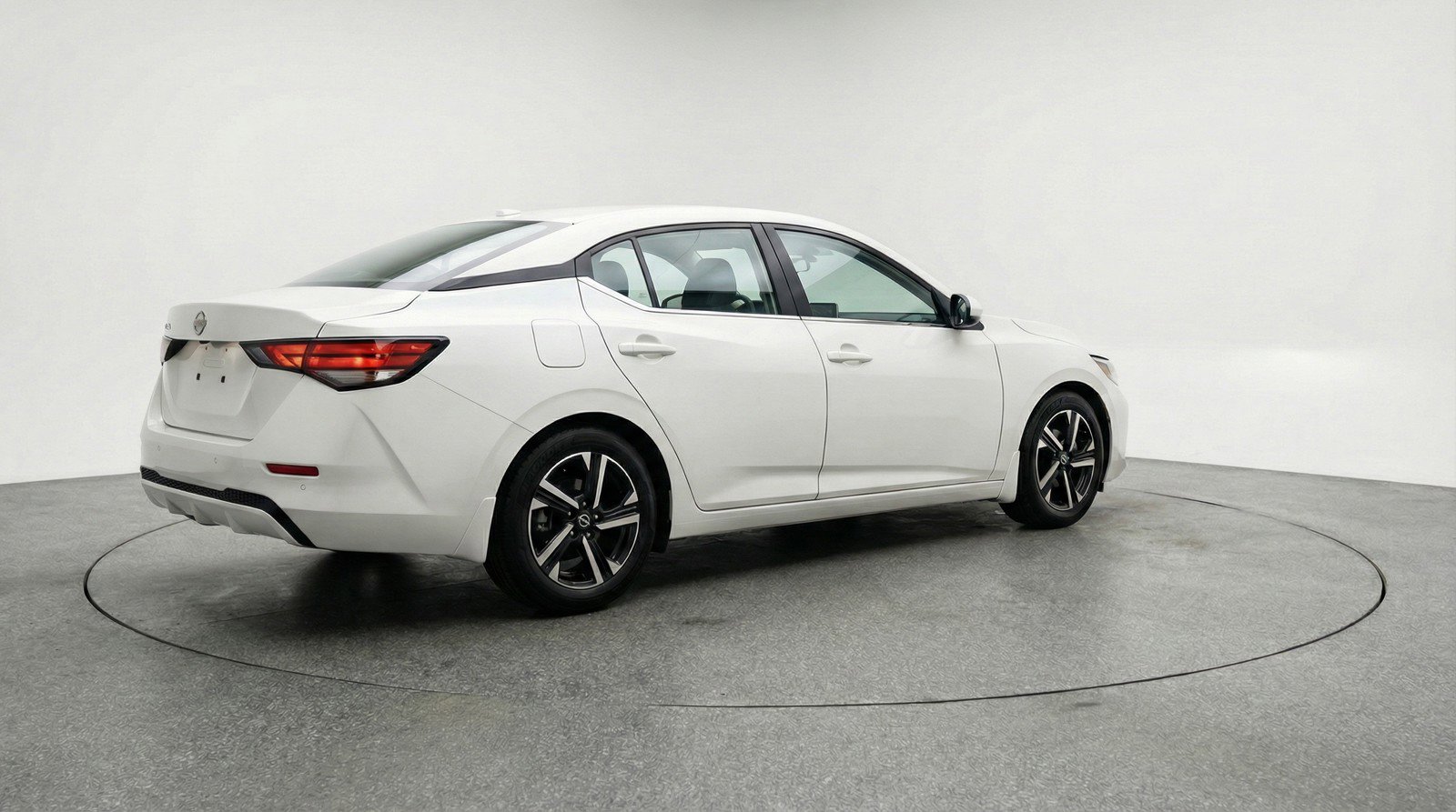 Used 2025 Nissan Sentra SV FWD image 9