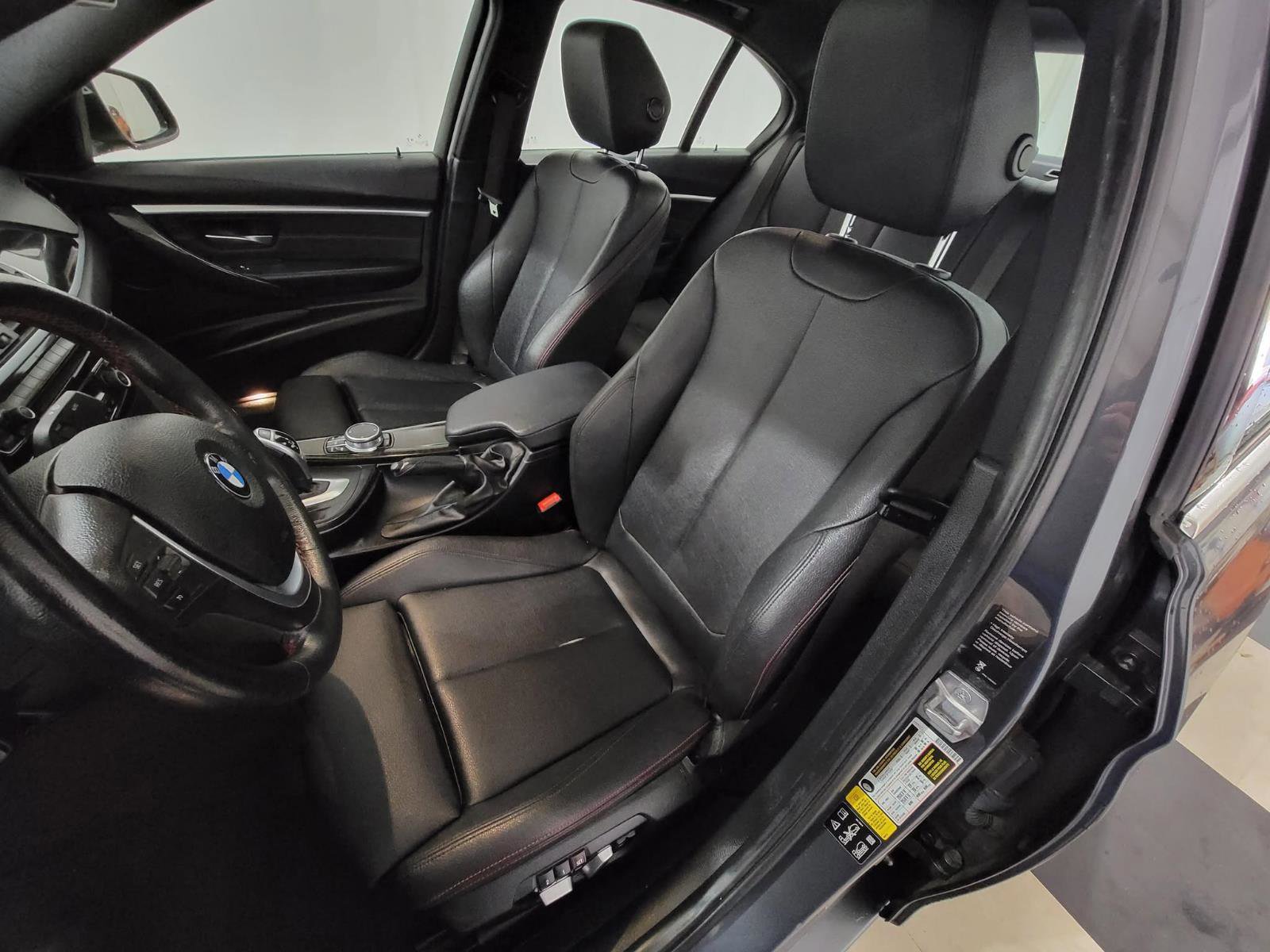Used 2018 BMW 330i xDrive Sedan w/ Convenience Package image 16