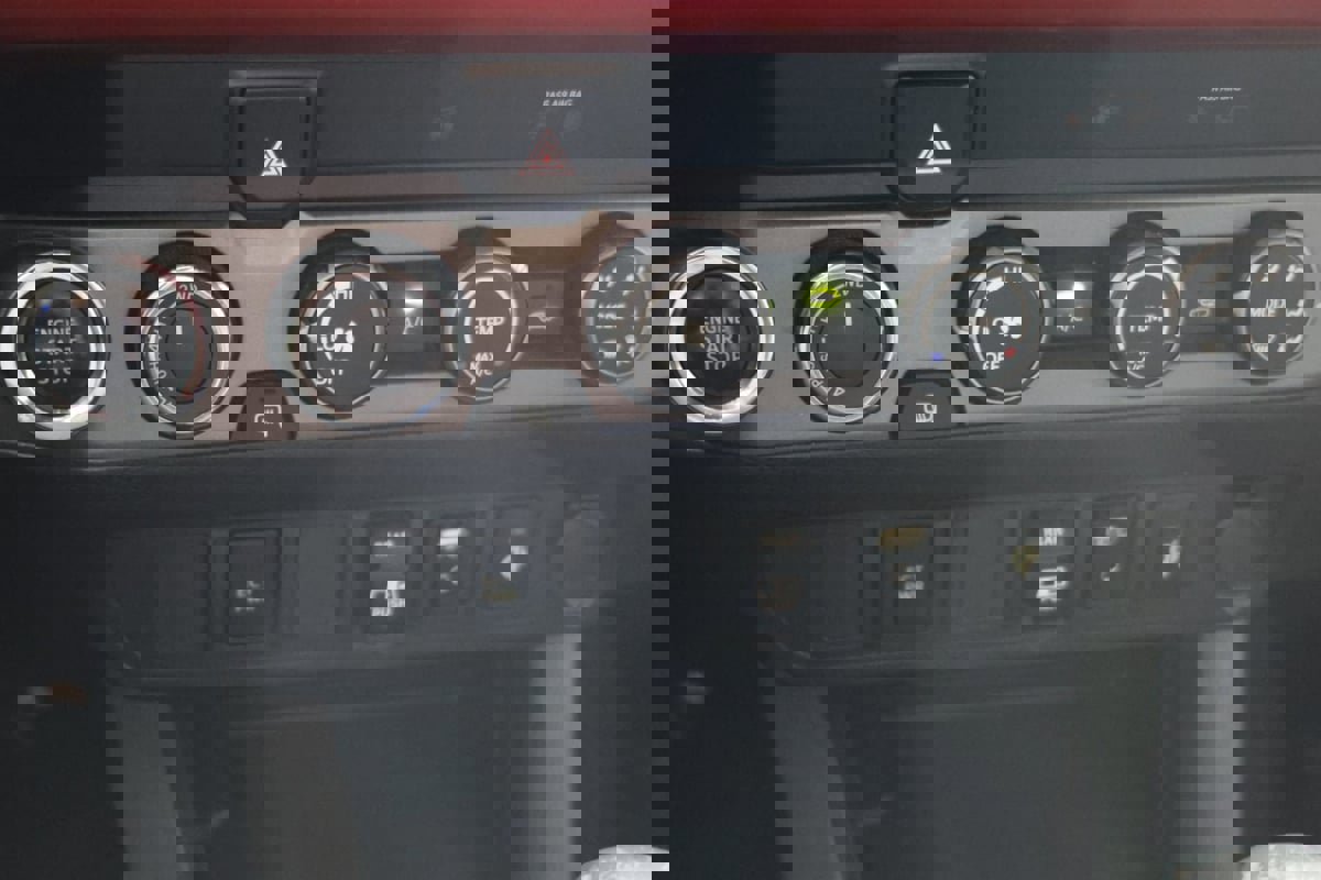 Used 2019 Toyota Tacoma TRD Off-Road image 15