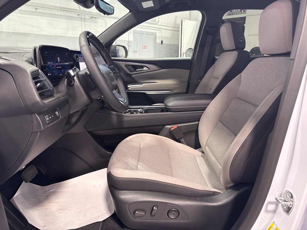 New 2026 Chevrolet Traverse LT w/ Enhanced Driving Package FWD image 23