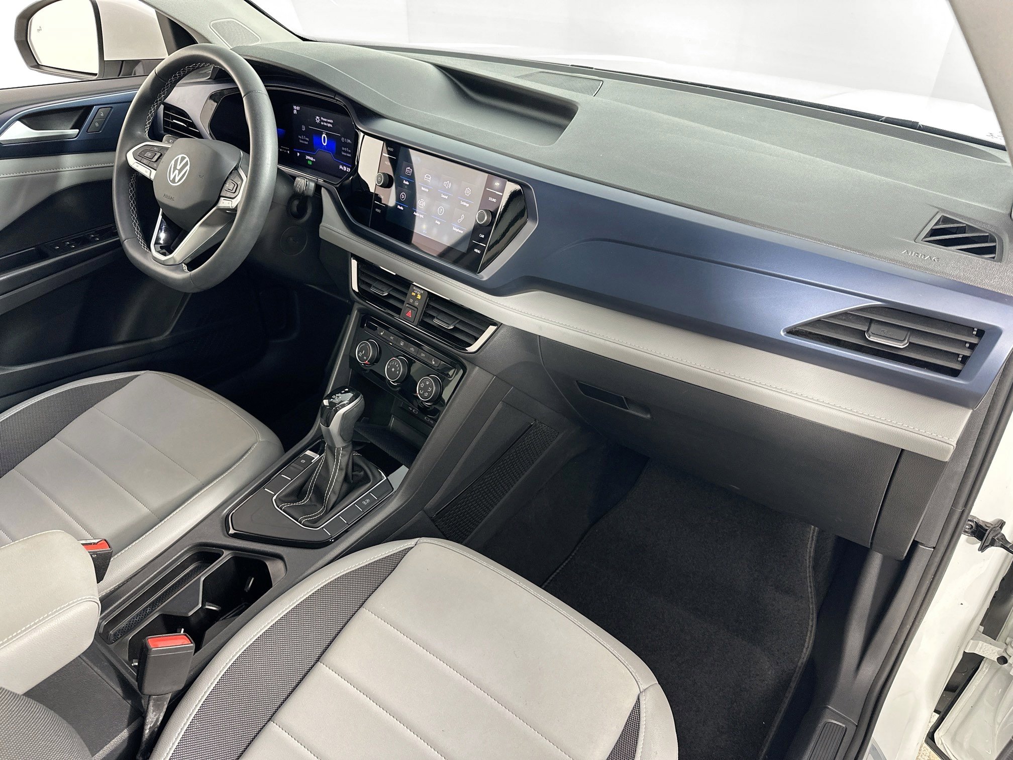 Used 2023 Volkswagen Taos SE image 28