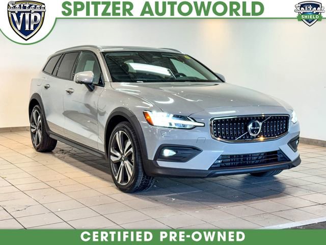 Used 2024 Volvo V60 B5 Cross Country Plus w/ Protection Package Premier image 1