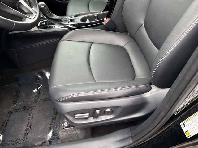 Used 2025 Toyota Corolla Cross XLE image 15