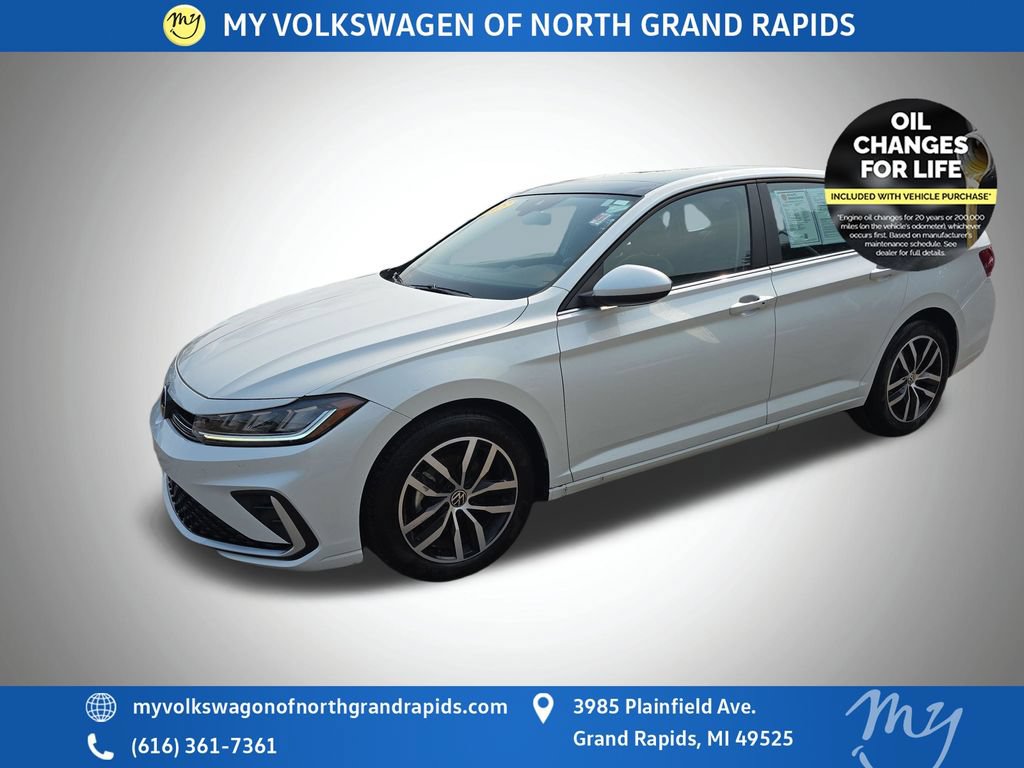 Used 2025 Volkswagen Jetta SE w/ Sunroof Package FWD image 4