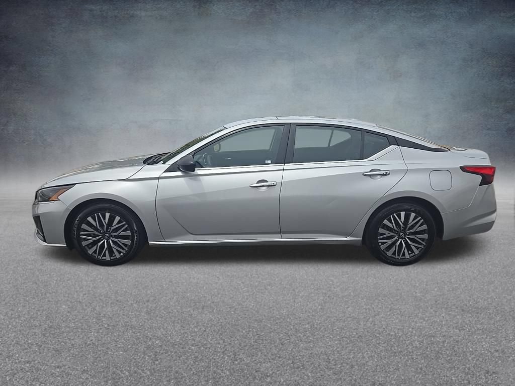 Used 2024 Nissan Altima 2.5 SV FWD image 7