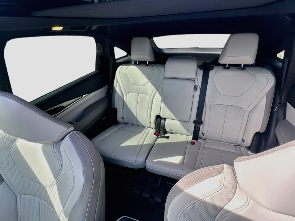 New 2027 INFINITI QX65 Luxe w/ Cargo Package AWD/4WD image 23