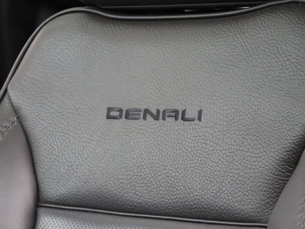 Used 2021 GMC Yukon Denali AWD/4WD image 17