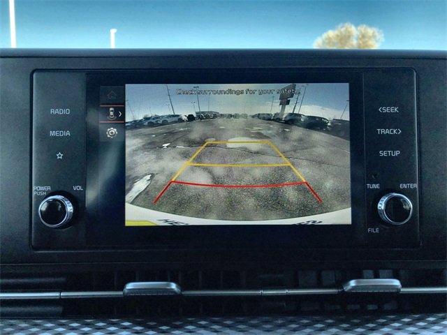 Used 2024 Kia Carnival LX image 17