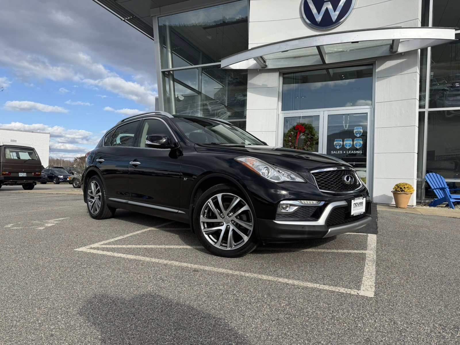 Used 2017 INFINITI QX50 AWD w/ Deluxe Touring Package image 1