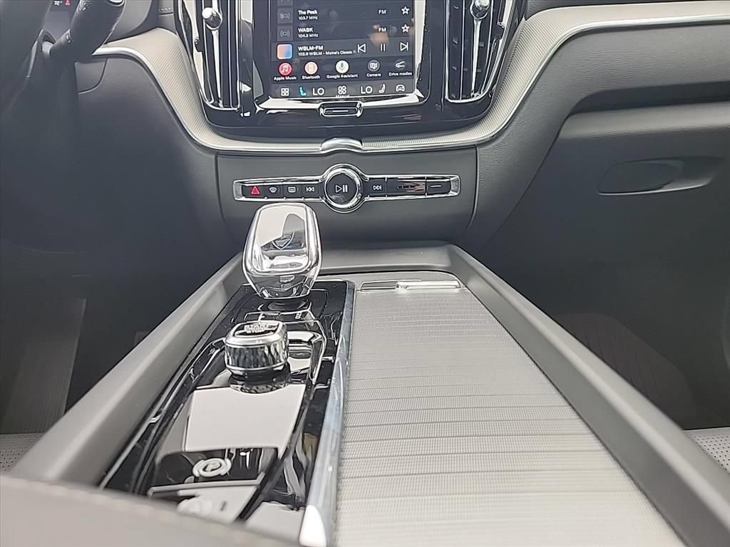 Certified 2025 Volvo XC60 B5 Ultra AWD/4WD image 33