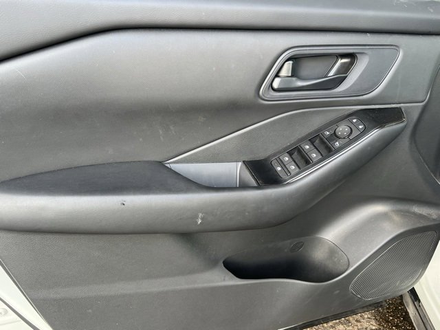 Used 2024 Nissan Rogue S image 10