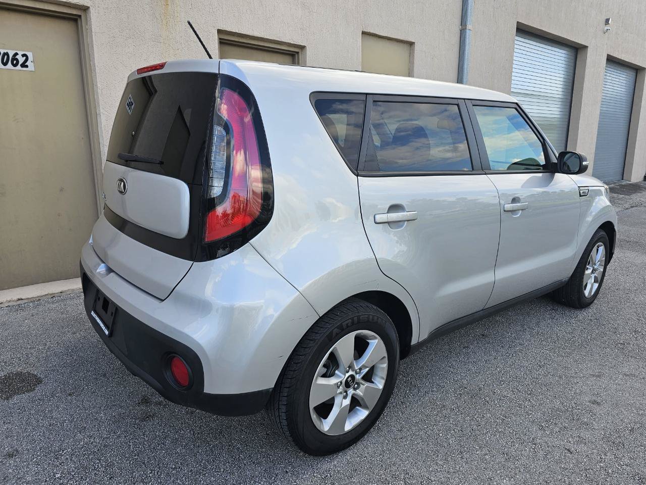 Used 2018 Kia Soul FWD image 12