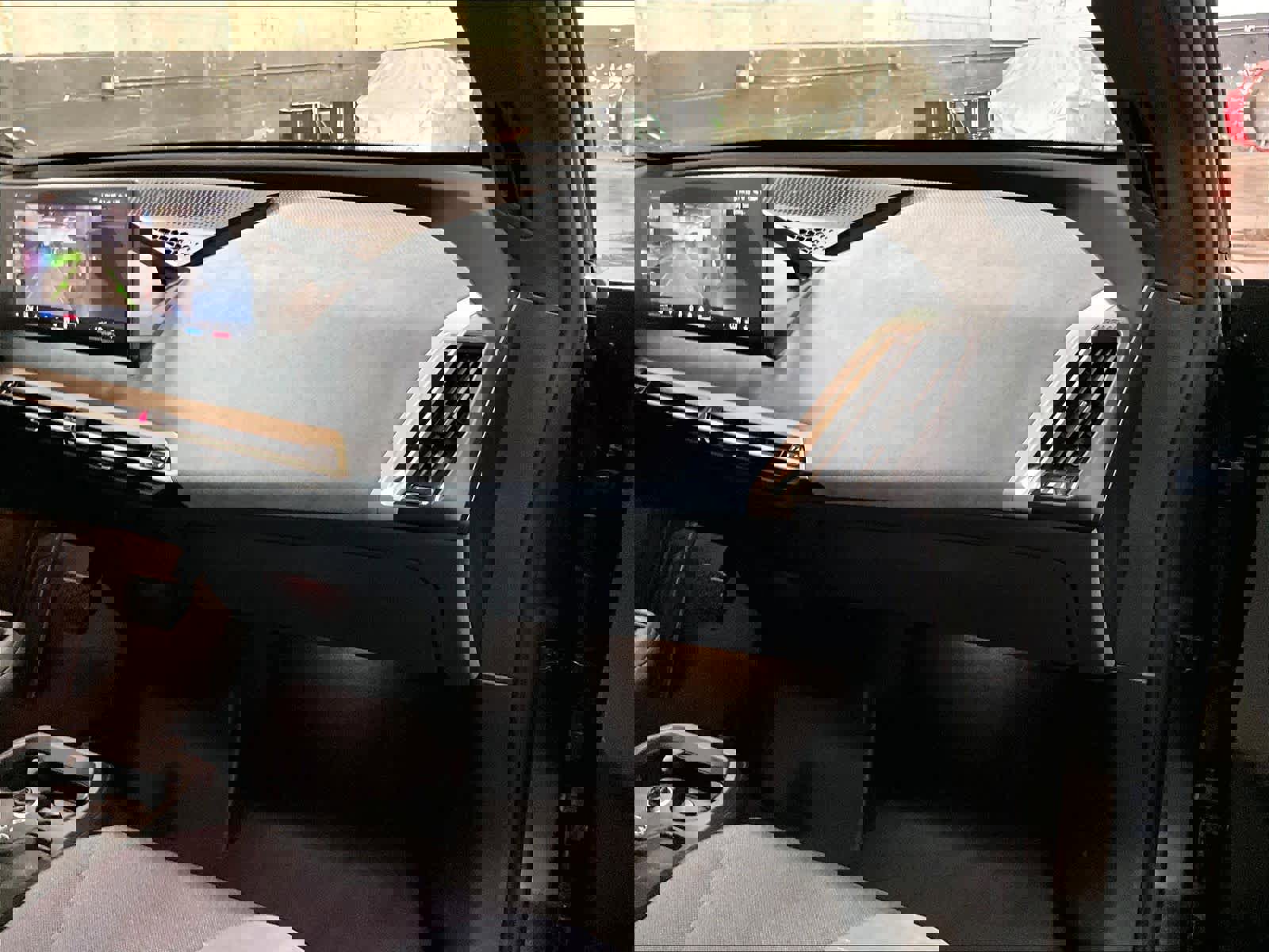 Used 2025 BMW iX xDrive50 image 18