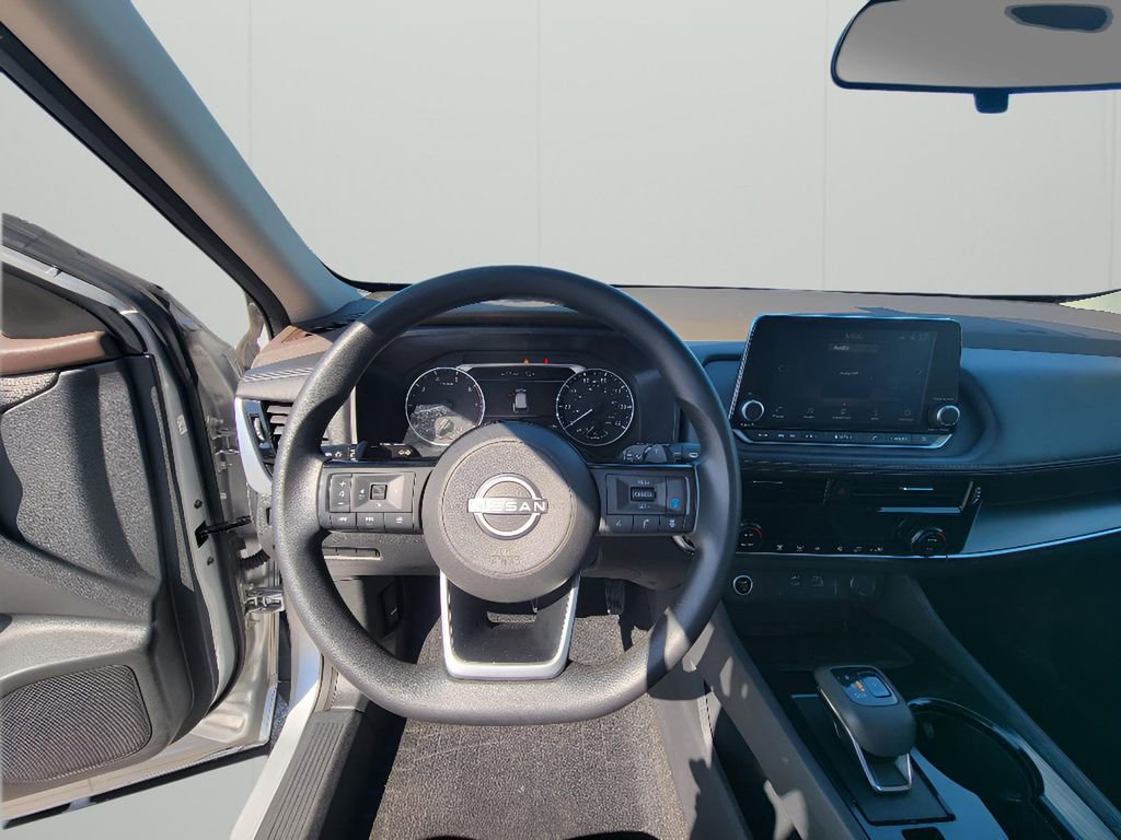 Used 2022 Nissan Rogue SV AWD/4WD image 12