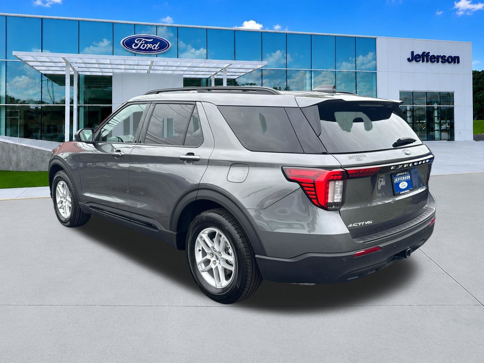 New 2026 Ford Explorer Active RWD image 5