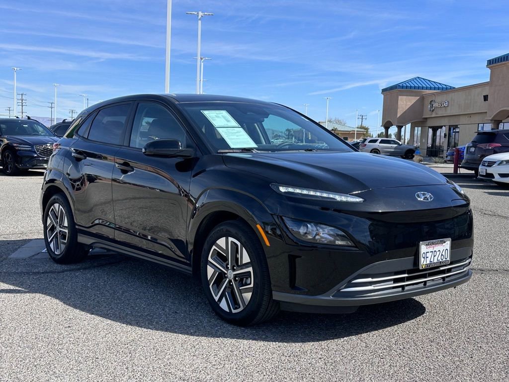 Used 2023 Hyundai Kona SE image 8