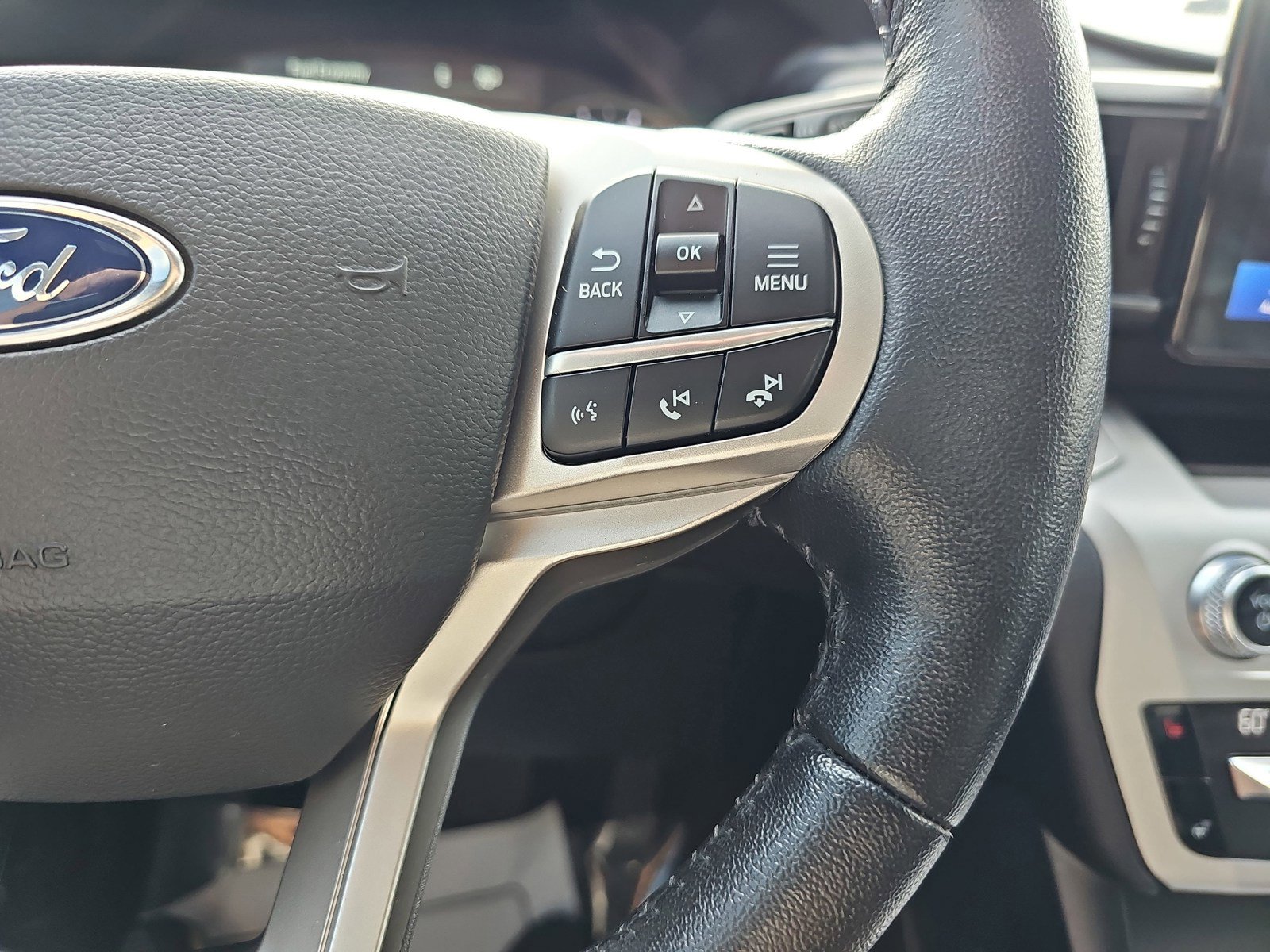 Used 2021 Ford Explorer XLT w/ Equipment Group 202A AWD/4WD image 20