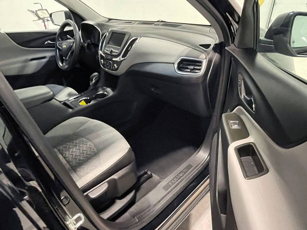 Used 2023 Chevrolet Equinox LS image 24