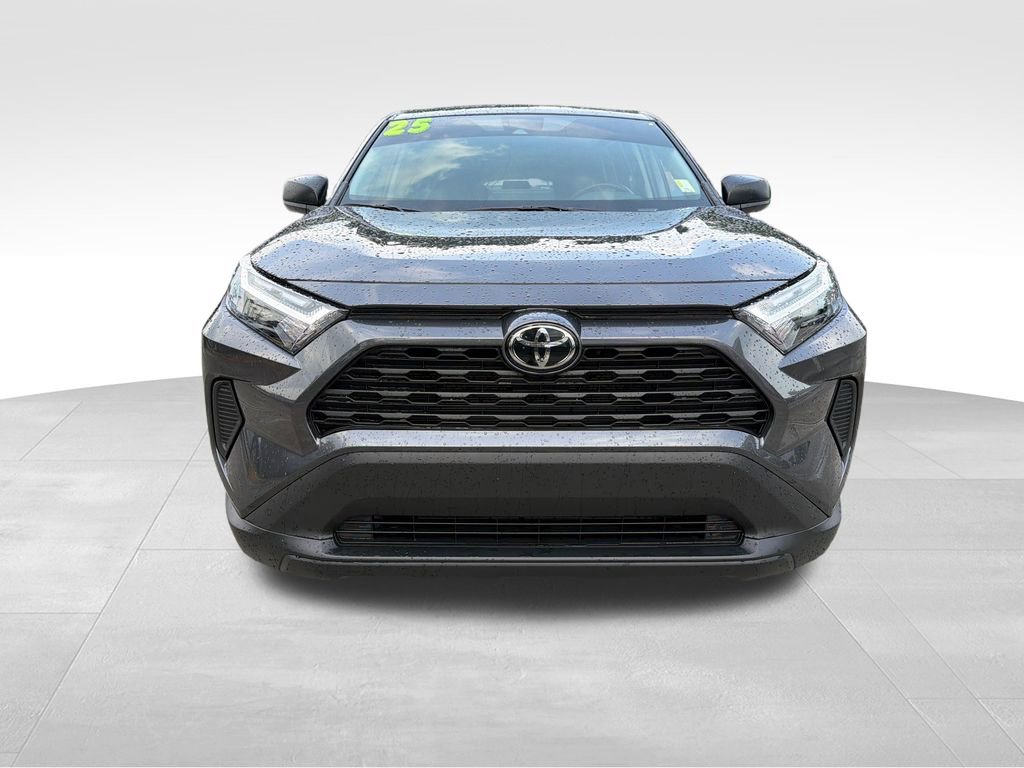 Used 2025 Toyota RAV4 LE FWD video 3