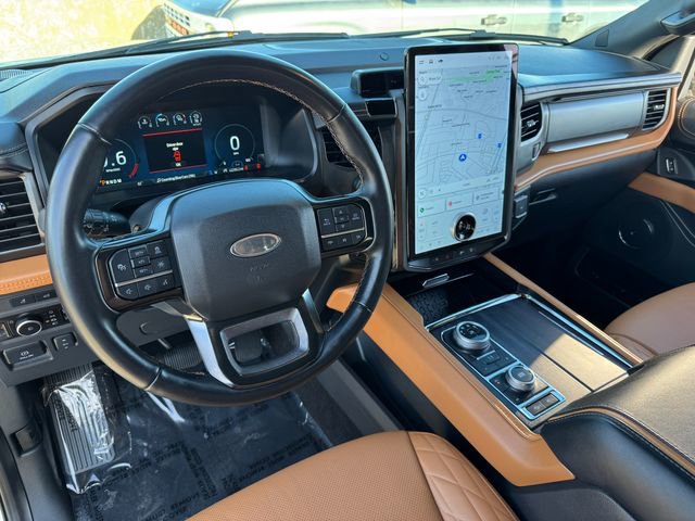 Used 2023 Ford Expedition Max Platinum AWD/4WD image 3