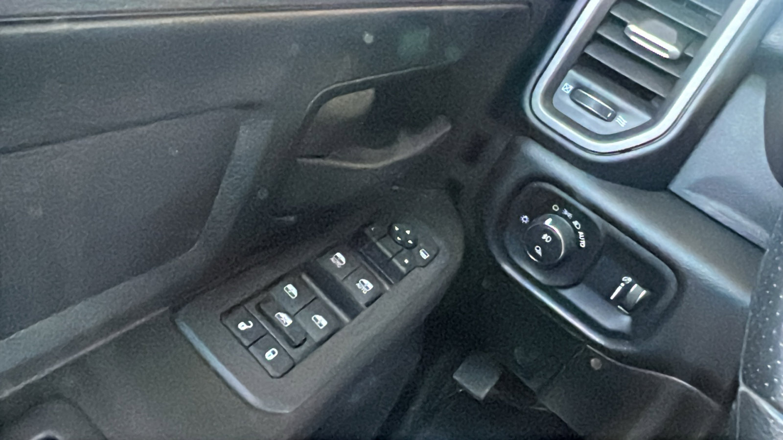 New 2025 RAM 2500 Tradesman image 31