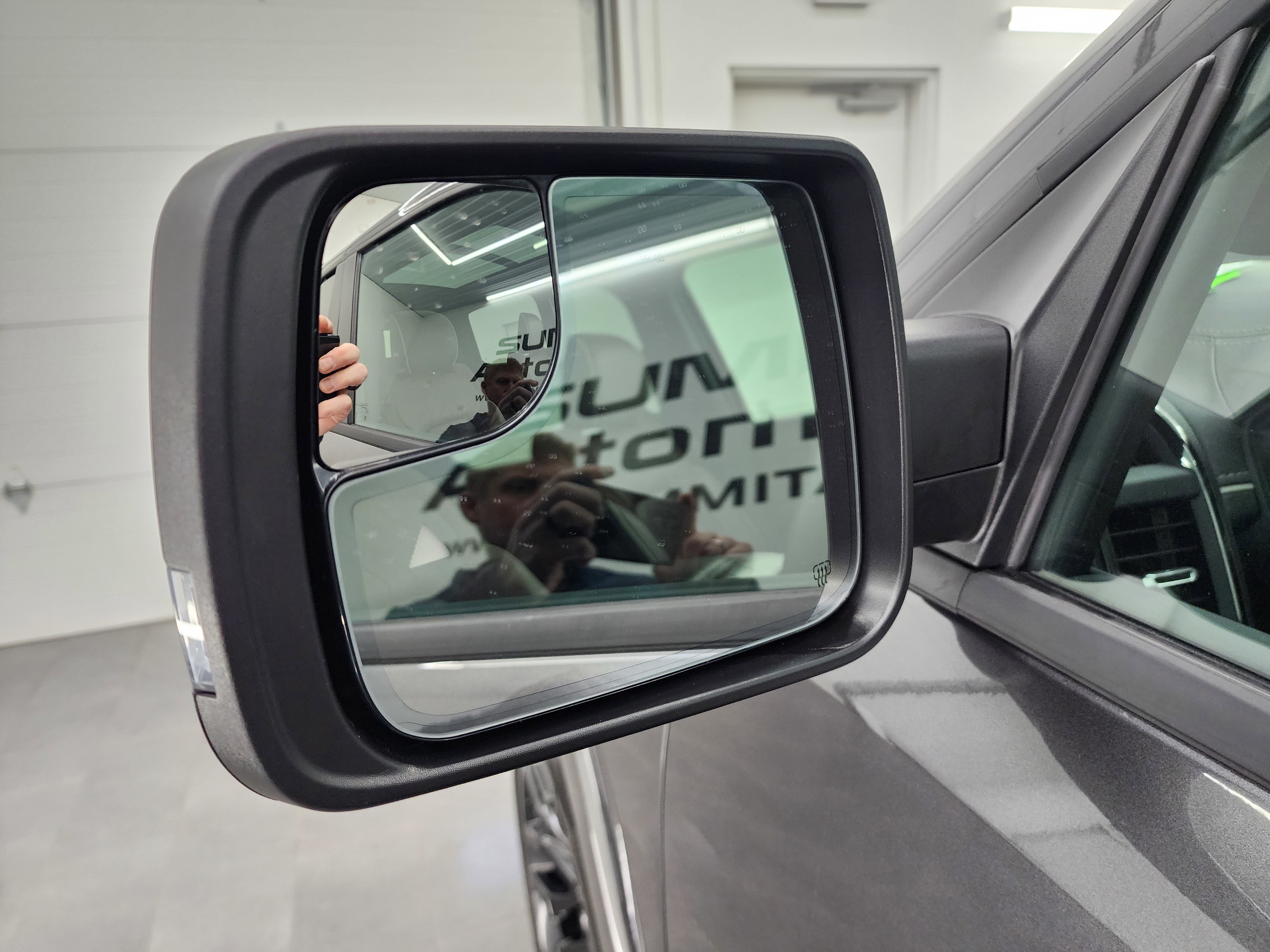 Used 2025 RAM 1500 Limited AWD/4WD image 36