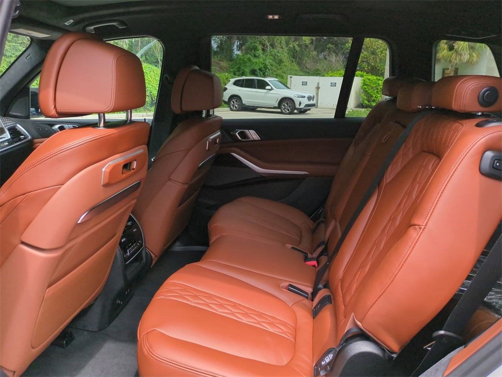 New 2026 BMW X7 M60i image 12