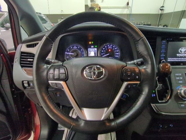 Used 2019 Toyota Sienna Limited AWD/4WD image 5