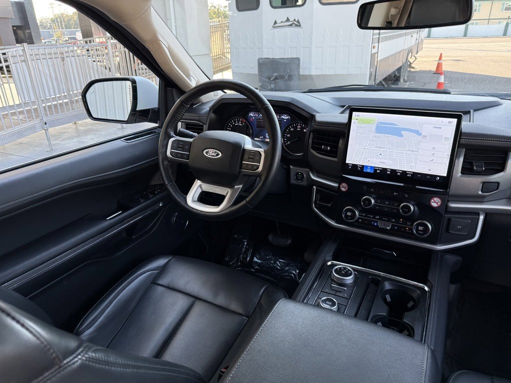 Used 2024 Ford Expedition Max XLT image 34