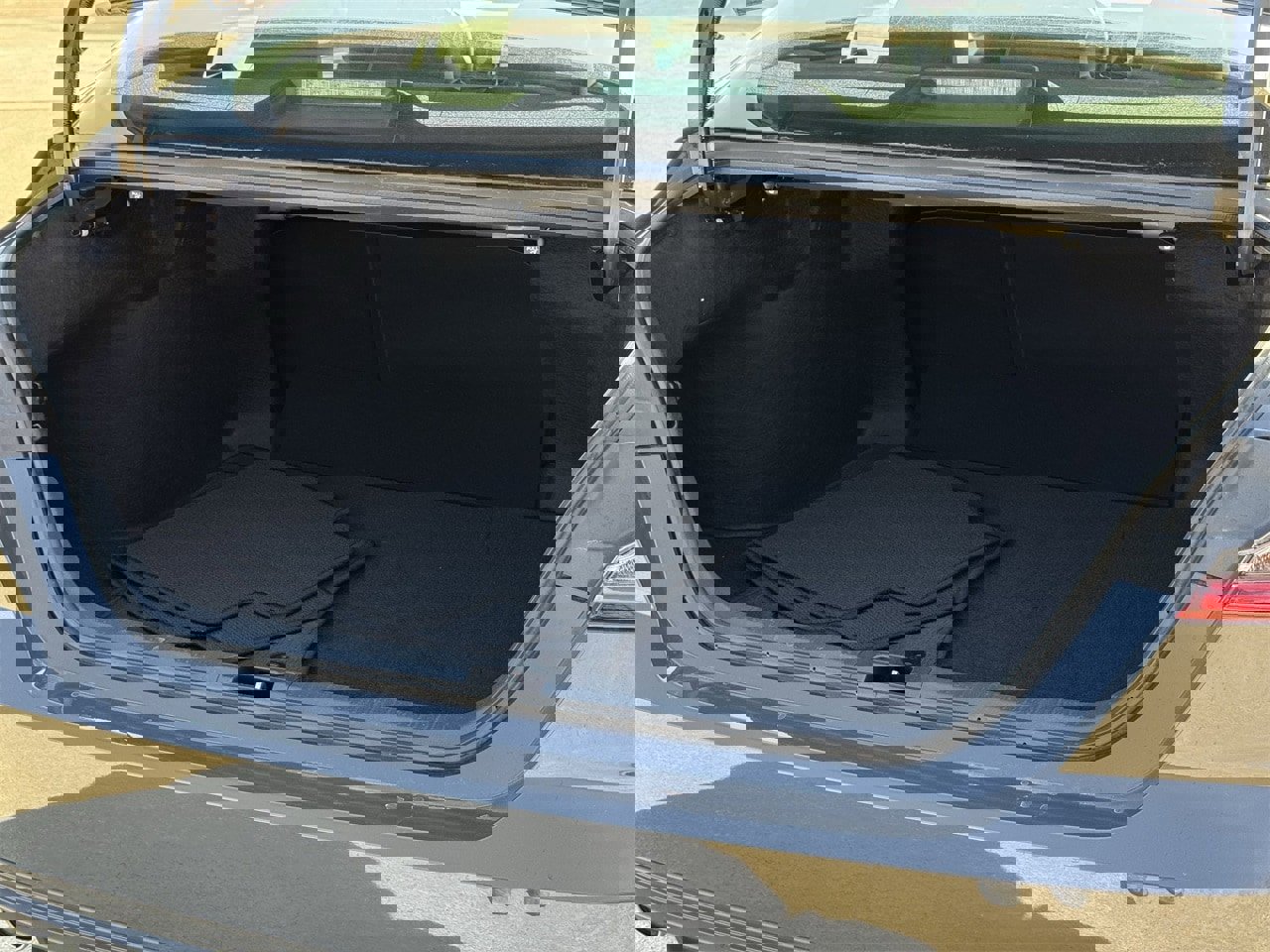 Used 2025 Toyota Camry Hybrid image 31